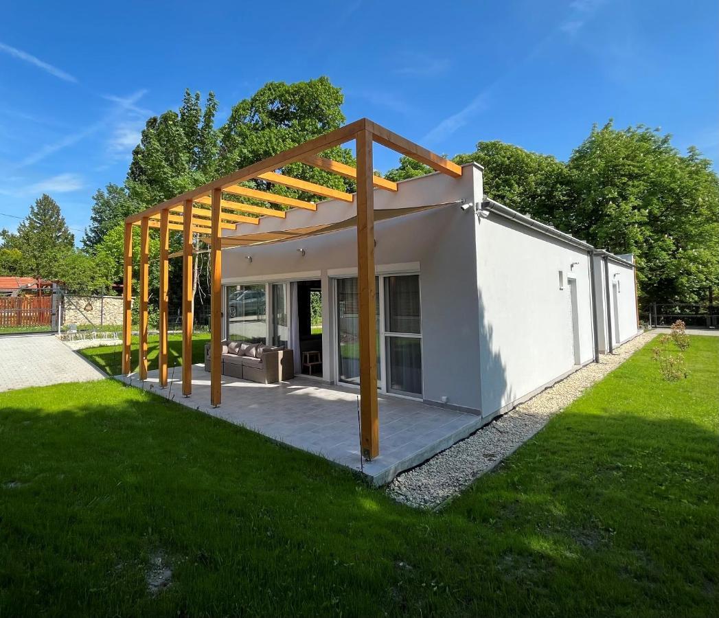 Aranygesztenye Apartmanház Balatonudvari Esterno foto