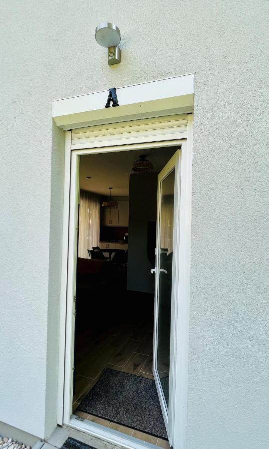 Aranygesztenye Apartmanház Balatonudvari Esterno foto
